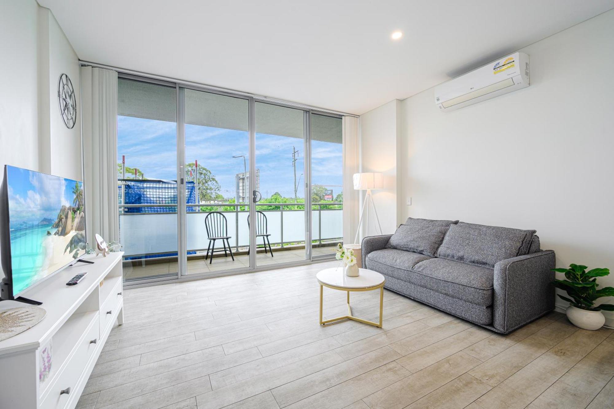 Liverpool Adorable 2Br Apt With Free Parking Warwick Farm Esterno foto