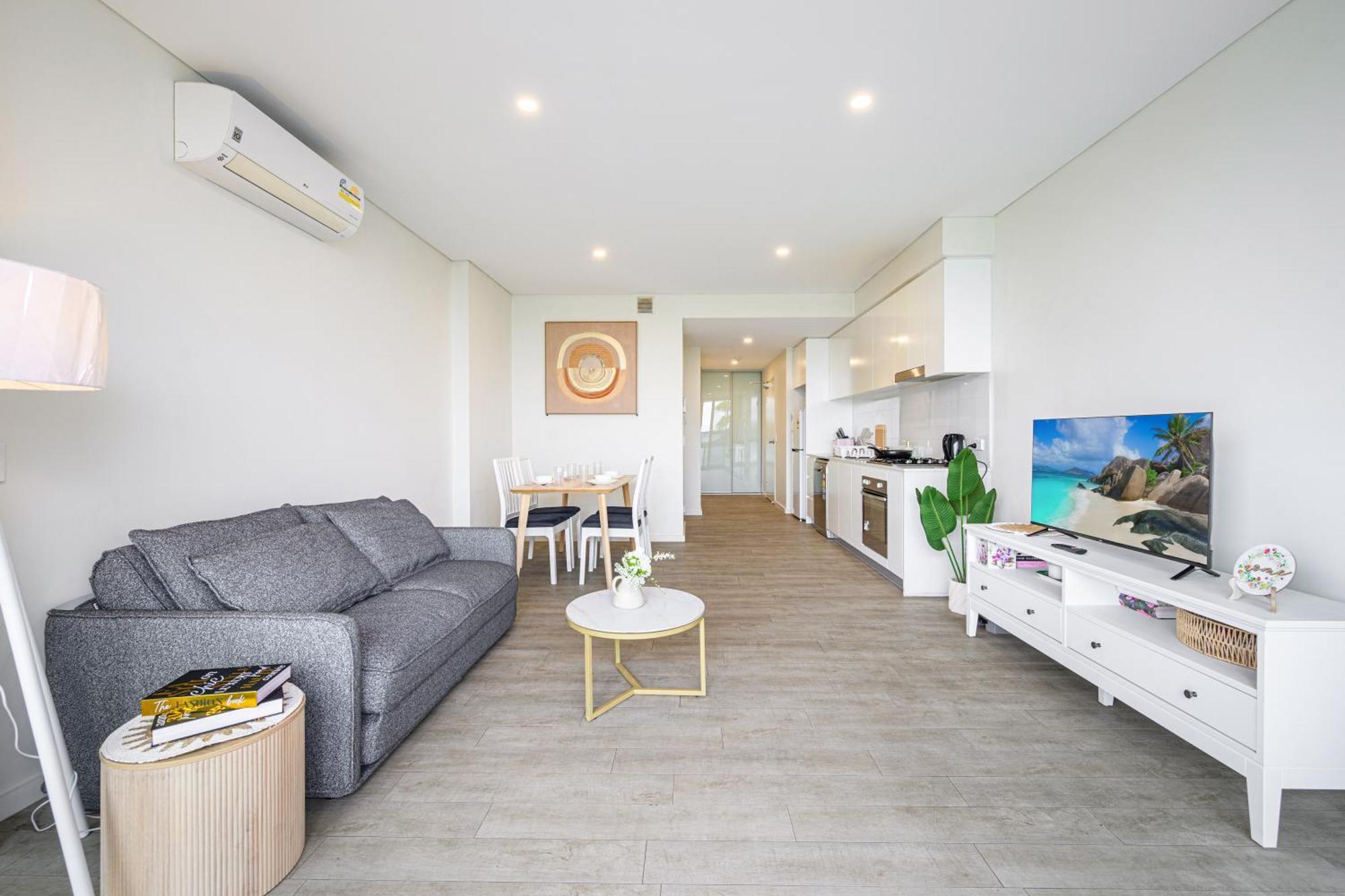 Liverpool Adorable 2Br Apt With Free Parking Warwick Farm Esterno foto