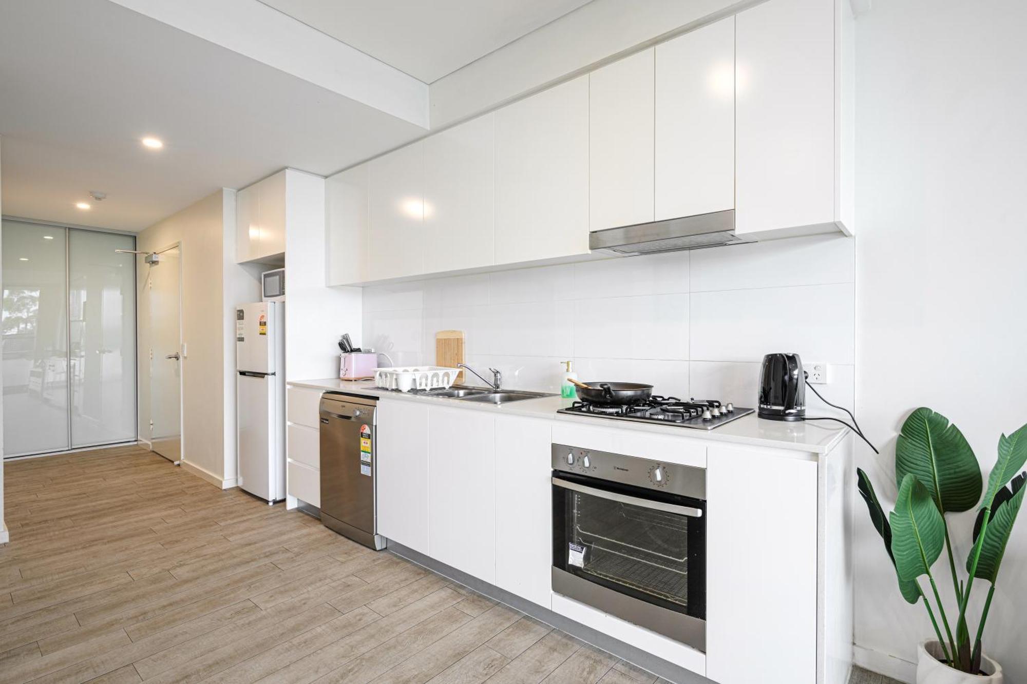 Liverpool Adorable 2Br Apt With Free Parking Warwick Farm Esterno foto